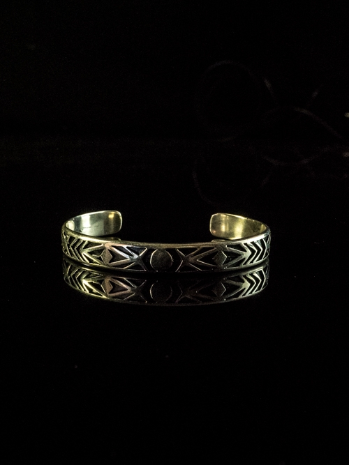 Ethnic Arrow Pattern Open Bangle